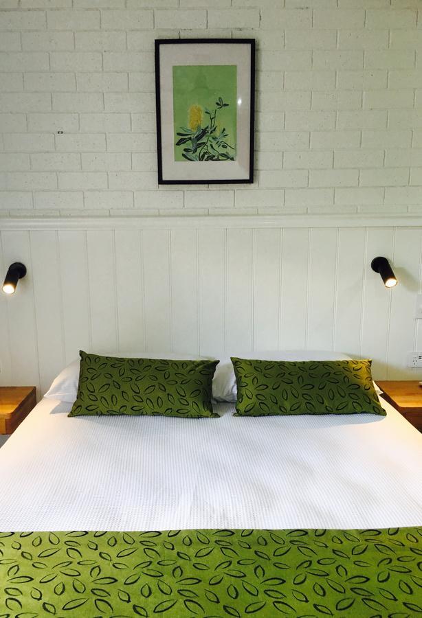 Gin Gin Village Motor Inn Motel Qld Экстерьер фото
