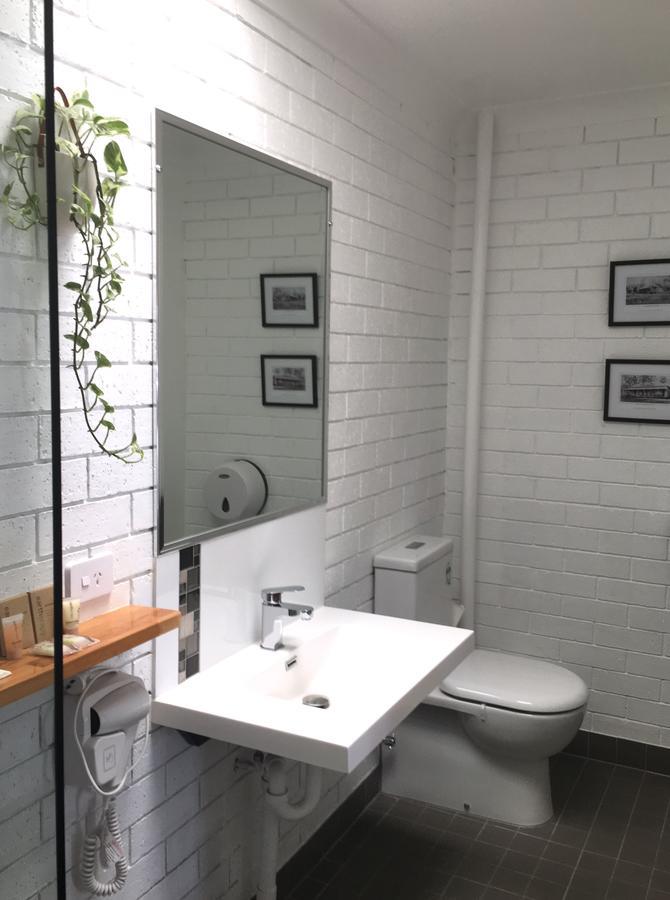 Gin Gin Village Motor Inn Motel Qld Экстерьер фото